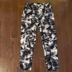 K Deer Capri Leggings